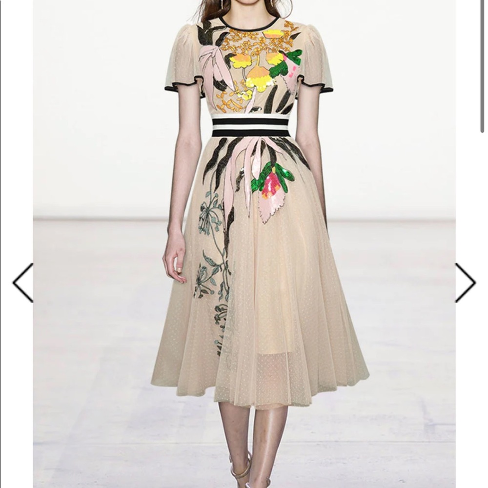 Embroidered Cape Style 1950s Vintage Party Dress